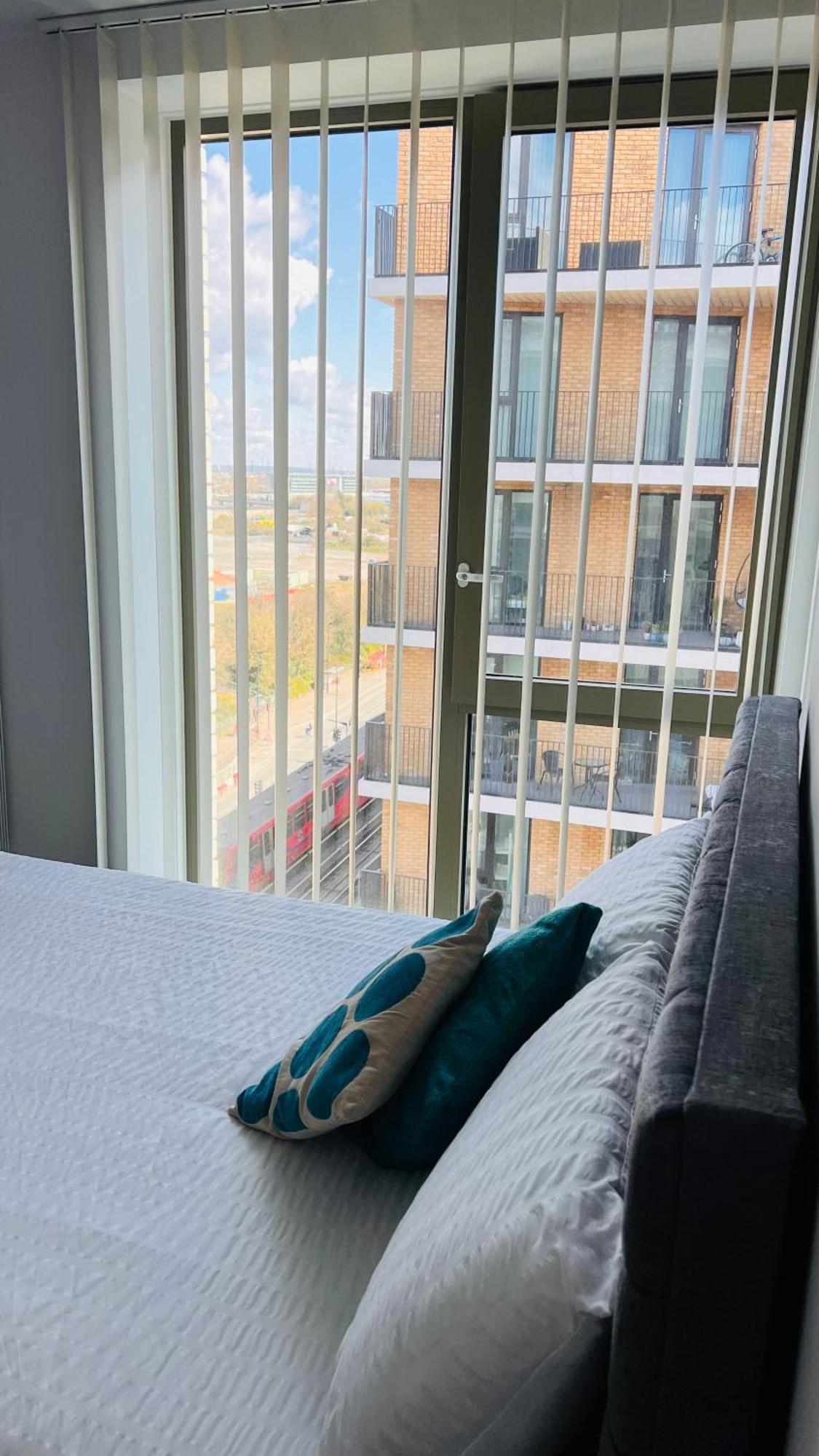 Lush Living - Double Room With Private Bathroom Londra Esterno foto