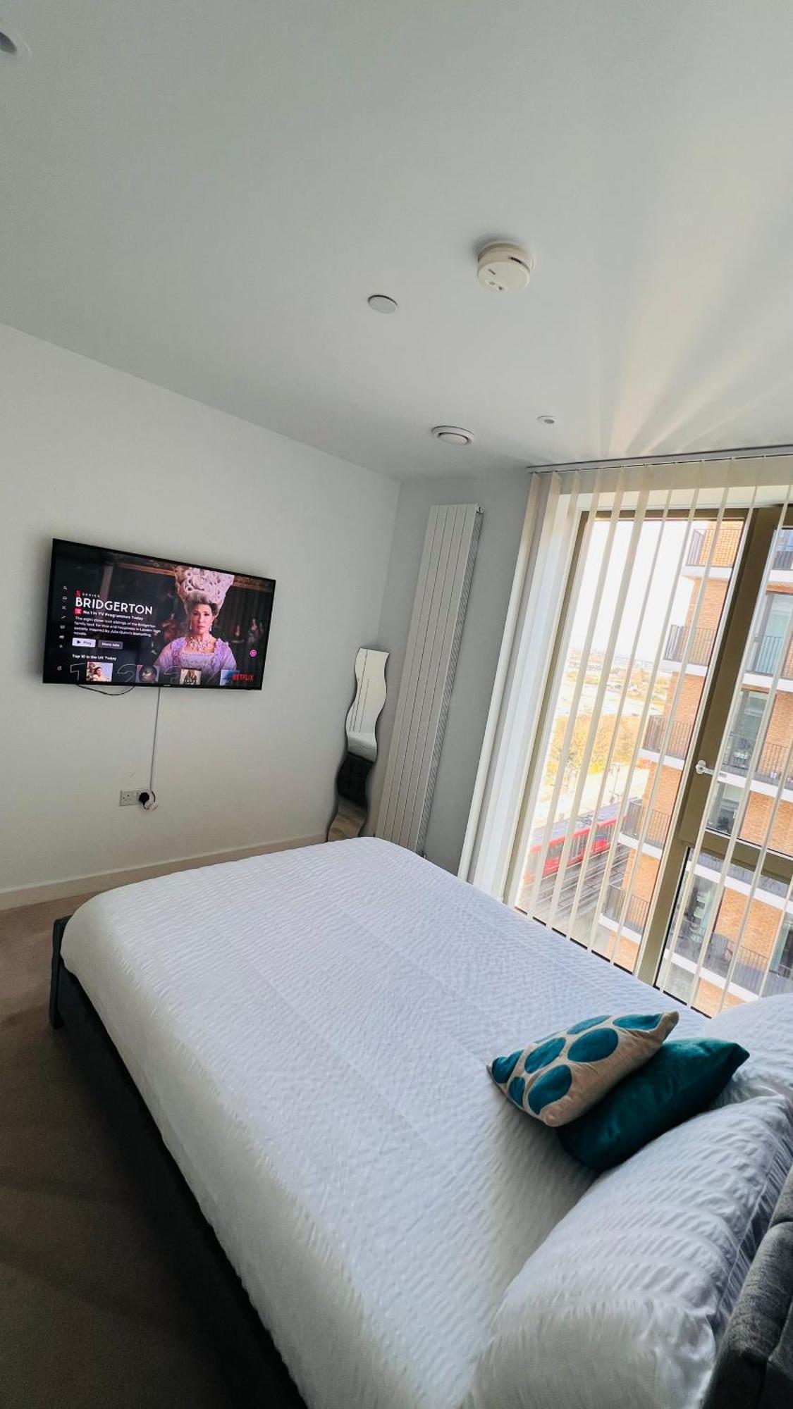 Lush Living - Double Room With Private Bathroom Londra Esterno foto
